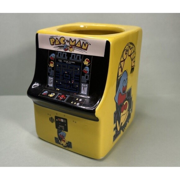 PAC MAN  🎮 Video Arcade Game Shaped YELLOW Ceramic Coffee  Mug 🎮 EUC - Picture 1 of 5